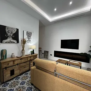 Grand Larios Apartment